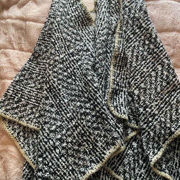 Summer and Rose Erica Wrap - Picture 3 of 6